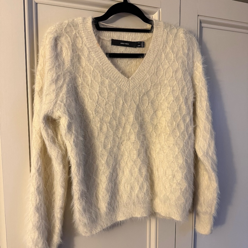 Vero Moda Cream Long Sleeve V-Neck Fluffy Knit Sweater